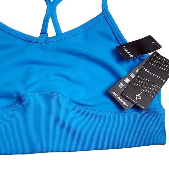 Torrid Active Blithe Blue Light Support Low Impact Wireless Sports Bra, NWT - Picture 2 of 6